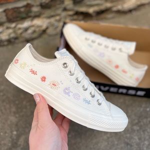NEW Converse Chuck Taylor All Star OX Embroidered Floral Low Top Egret Shoe